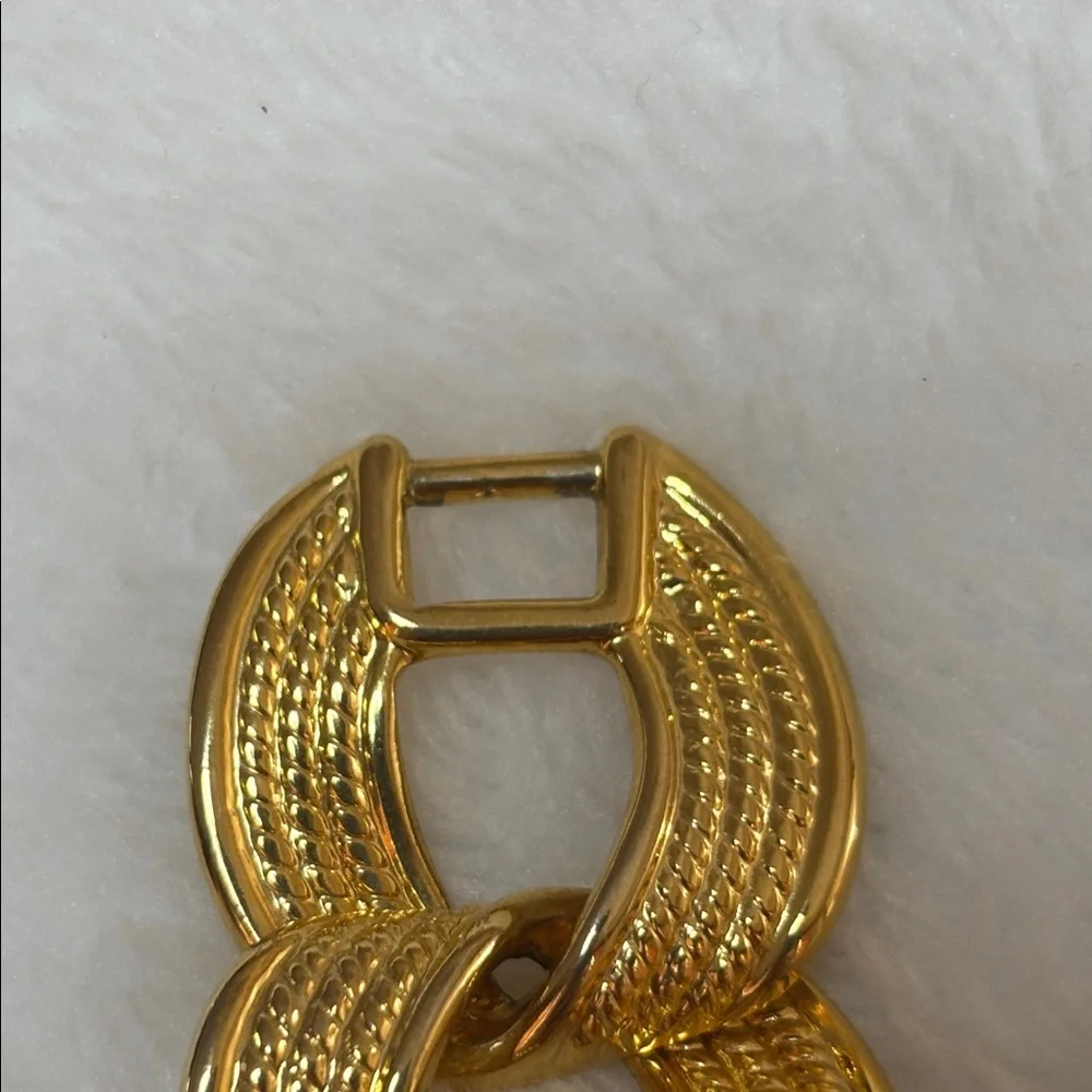 Gold-Tone Textured Link Bracelet - Classic Women's Jewelry - Picture 4 of 8